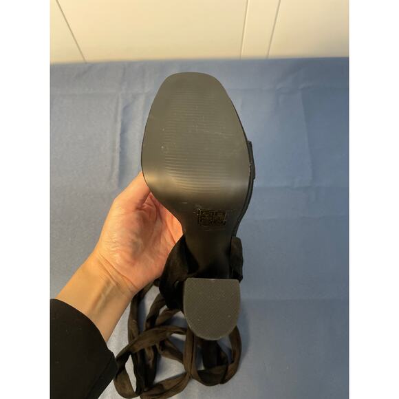 Nasty Gal Lace Up Open Toe Velvet Platform Pumps Color Black Size 8 Pre-Owned - Picture 10 of 16